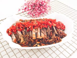 35、春节餐桌必备  芥末猪肚丝,撒上小米辣即可