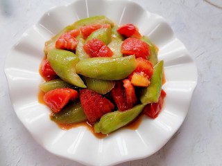 14、番茄炒丝瓜,装盘