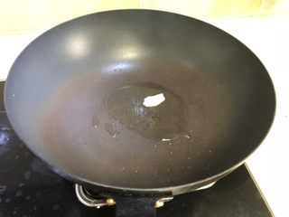 6、#风味人间#清炒冷笋,下入猪油