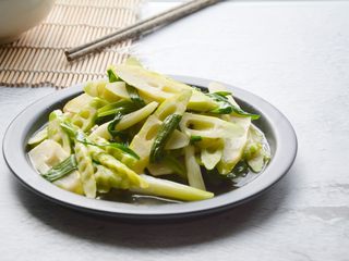 12、#风味人间#清炒冷笋,清脆可口