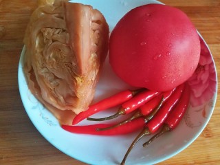 6、五味酸辣白汤鱼???? 开胃大菜 全家都喜欢,老泡菜，西红柿，酸辣椒