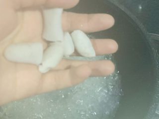 17、芋头西米露,西米煮还有点白芯的时候放入芋圆；