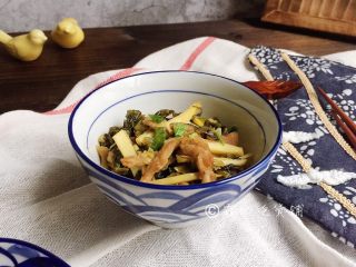 14、雪菜笋丝炒肉丝  鲜到没朋友,完成。