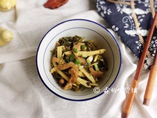 16、雪菜笋丝炒肉丝  鲜到没朋友,完成。