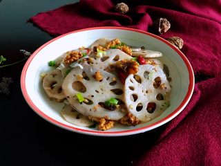 14、莲藕炒核桃,成品。