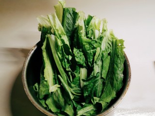 3、蚝油油麦菜,控干水分