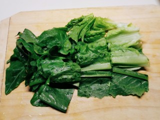 4、蚝油油麦菜,叶子部分切段