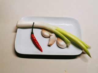 6、蚝油油麦菜,辅料准备好
