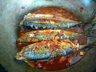 12、香辣鲅鱼,汤汁粘稠，关火出锅