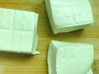 10、油菜豆腐,准备好豆腐