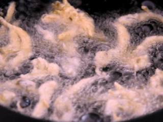 5、鲜菇,搅拌均匀，静置10分钟