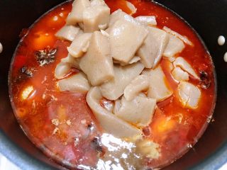 11、魔芋啤酒鸭,加入魔芋，煮至鸭肉软烂魔芋入味即可