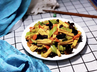 21、青椒炒腐竹➕岂有黄鹂历翠微,成品