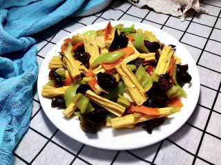 22、青椒炒腐竹➕岂有黄鹂历翠微,成品