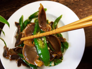 15、辣炒鸡胗,香辣够味