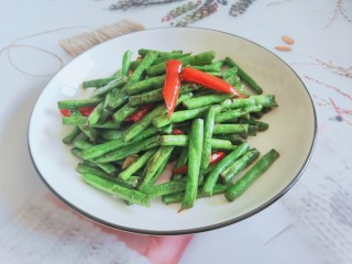 16、干煸豇豆,装盘就是酱紫