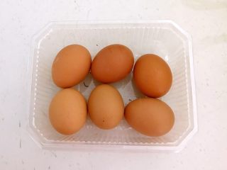 4、韭菜鸡蛋馅饼,鸡蛋6个，清洗干净
