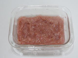 13、宝宝辅食—草莓藕粉糕,我使用的微波炉。2分钟定型