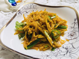 14、清炒南瓜丝,装盘～