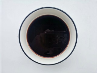 8、青椒炒千张,拌匀备用。