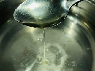 9、蒜蓉空心菜,加少许油