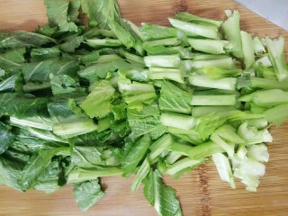 4、厨房挑战+素菜+清炒春菜,再将春菜切小
