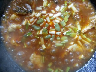 15、川香豆瓣鱼,起锅。