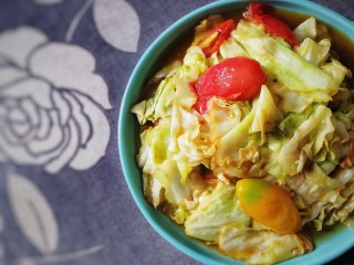 16、手撕包菜,盛盘。开胃下饭。