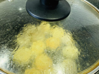 6、脆皮日本豆腐,会溅油的时候，盖住锅盖