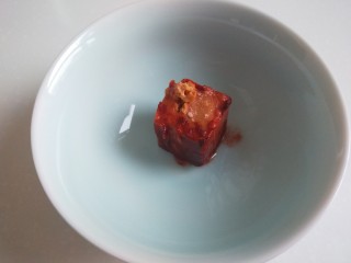 8、四川烧白,两块豆腐乳。