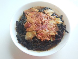 15、四川烧白,把盘子扣在碗上。