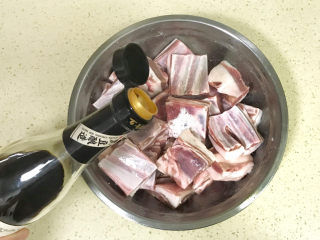 5、剁椒蒸排骨,淋上生抽