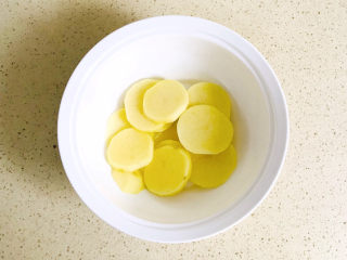 14、剁椒蒸排骨,平铺在碗底