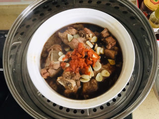 21、剁椒蒸排骨,大约二十分钟就可以蒸熟了