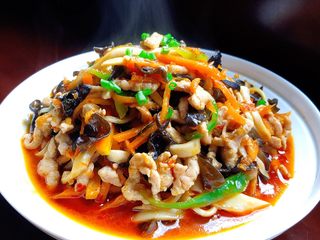 5、超过瘾的鱼香肉丝,香喷喷热腾腾的鱼香肉丝就做好啦????！