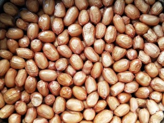 2、酒鬼花生,花生用清水提前泡一晚上