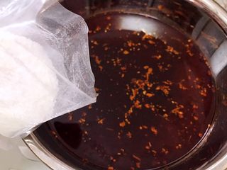 6、简易版钵钵鸡——冷锅串串,加入料粉包