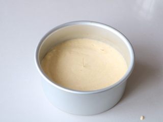 12、玉米面蒸糕,牙签划出大气泡;