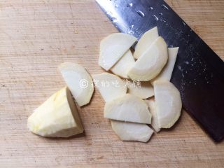 1、春的色彩 彩椒炒荷兰豆,冬笋切片