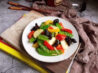 13、春的色彩 彩椒炒荷兰豆,完成