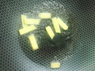 9、春笋炒腊肉,下姜片