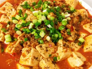 18、麻婆豆腐,最后撒上葱花即可????