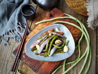 16、豆角烧茄子（少油健康版）,出锅装盘。