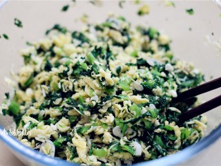 10、小白菜鸡蛋虾皮饺子,因为虾皮本身就是咸味的，所以食盐一定要少放。