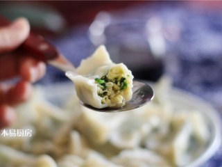 16、小白菜鸡蛋虾皮饺子,春天容易上火，少吃一些肉食，多吃点素食可以补充身体的水分，维生素，膳食纤维哦。