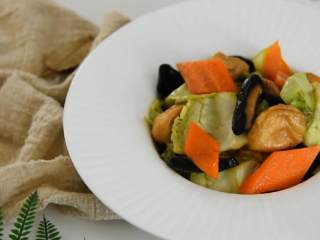 7、家常炒素，餐桌上最走俏的一道菜,吃多了大鱼大肉，来上这么一盘素菜什锦，清清肠胃也不错哦~