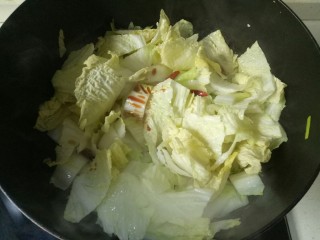 11、大白菜炖粉条,加入老抽