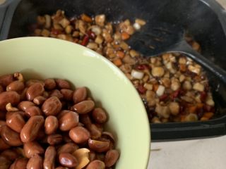 12、宫保鸡丁,出锅前来点花生米