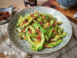 13、酱爆苦瓜,出锅装盘。