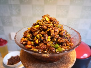 17、川味哨子面,盛出备用。